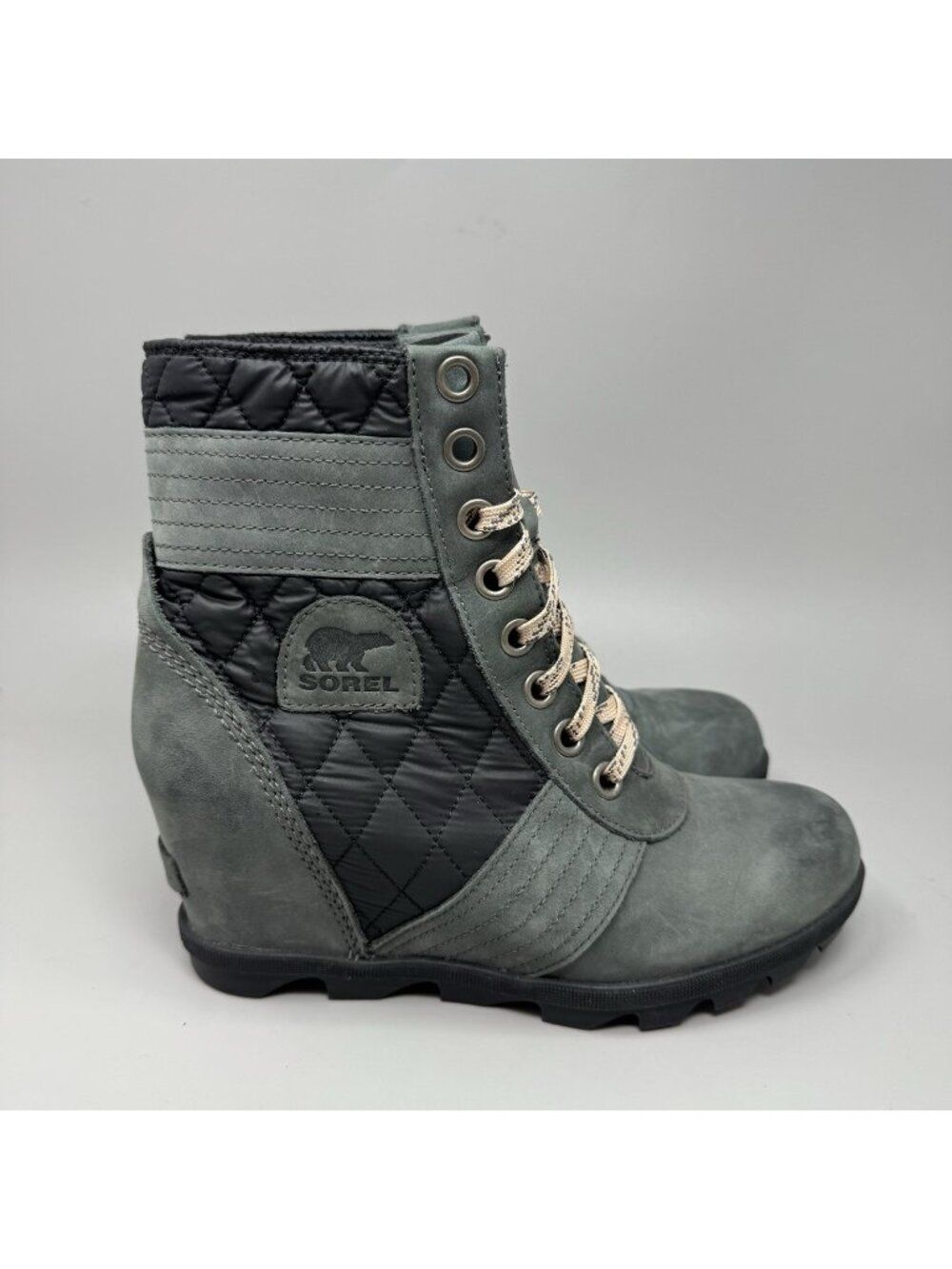 SOREL LEXIE WEDGE Gray Nubuck And Black Quilted Women's Ankle Boots Size 9